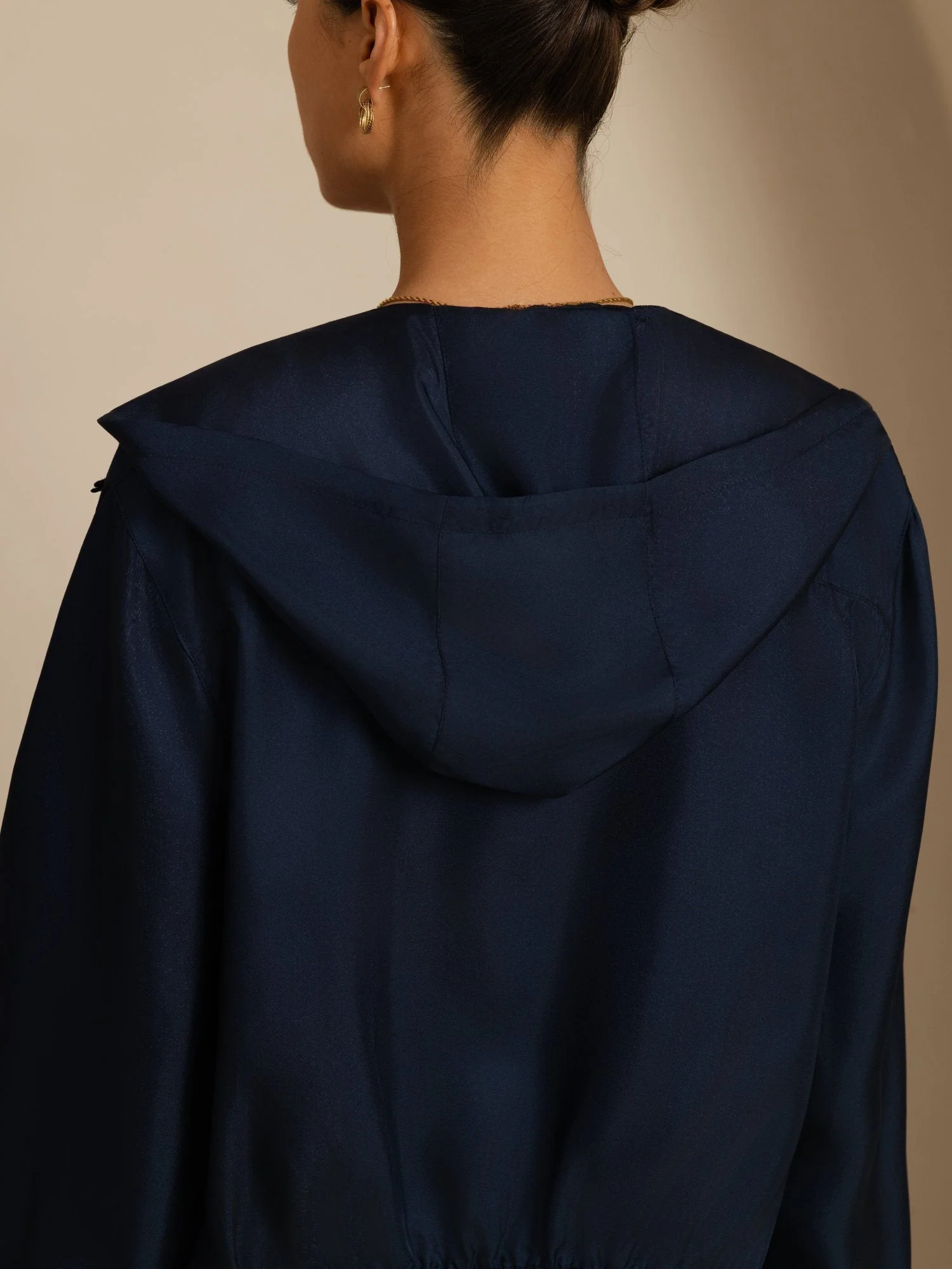 Chaqueta Corta Con Capucha Para Mujer De Seda Pura Con Bolsillos - Image 25