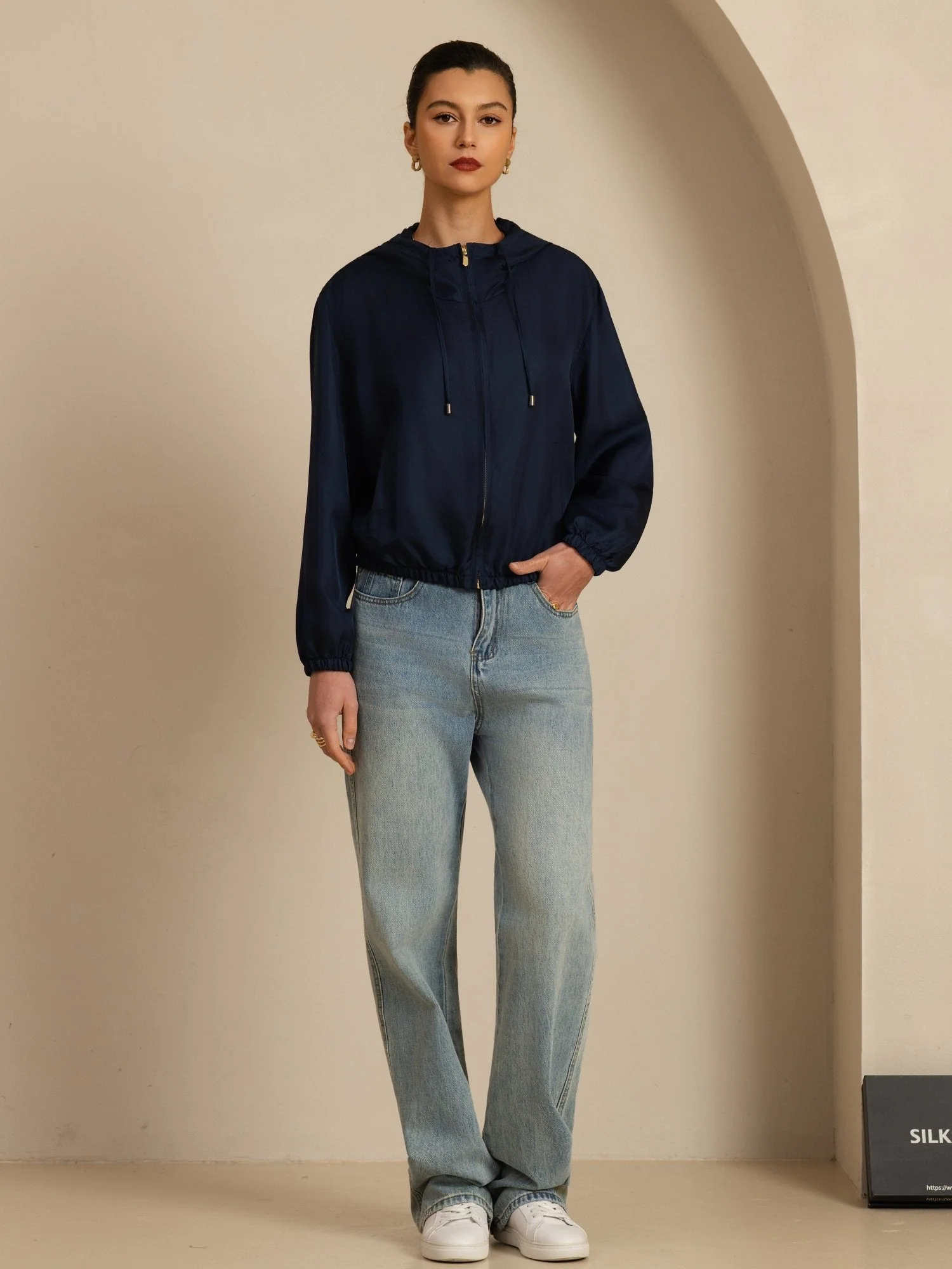 Chaqueta Corta Con Capucha Para Mujer De Seda Pura Con Bolsillos - Image 27