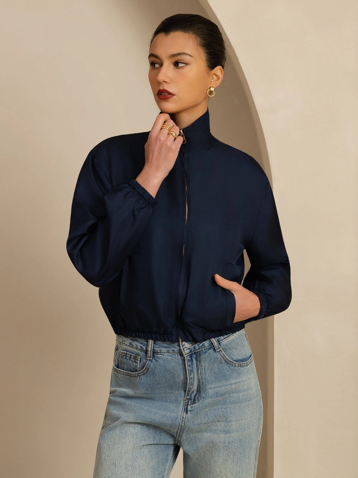 Chaqueta Corta Reversible Para Mujer De Seda Pura Con Cuello Alto Y Bolsillos - Image 11