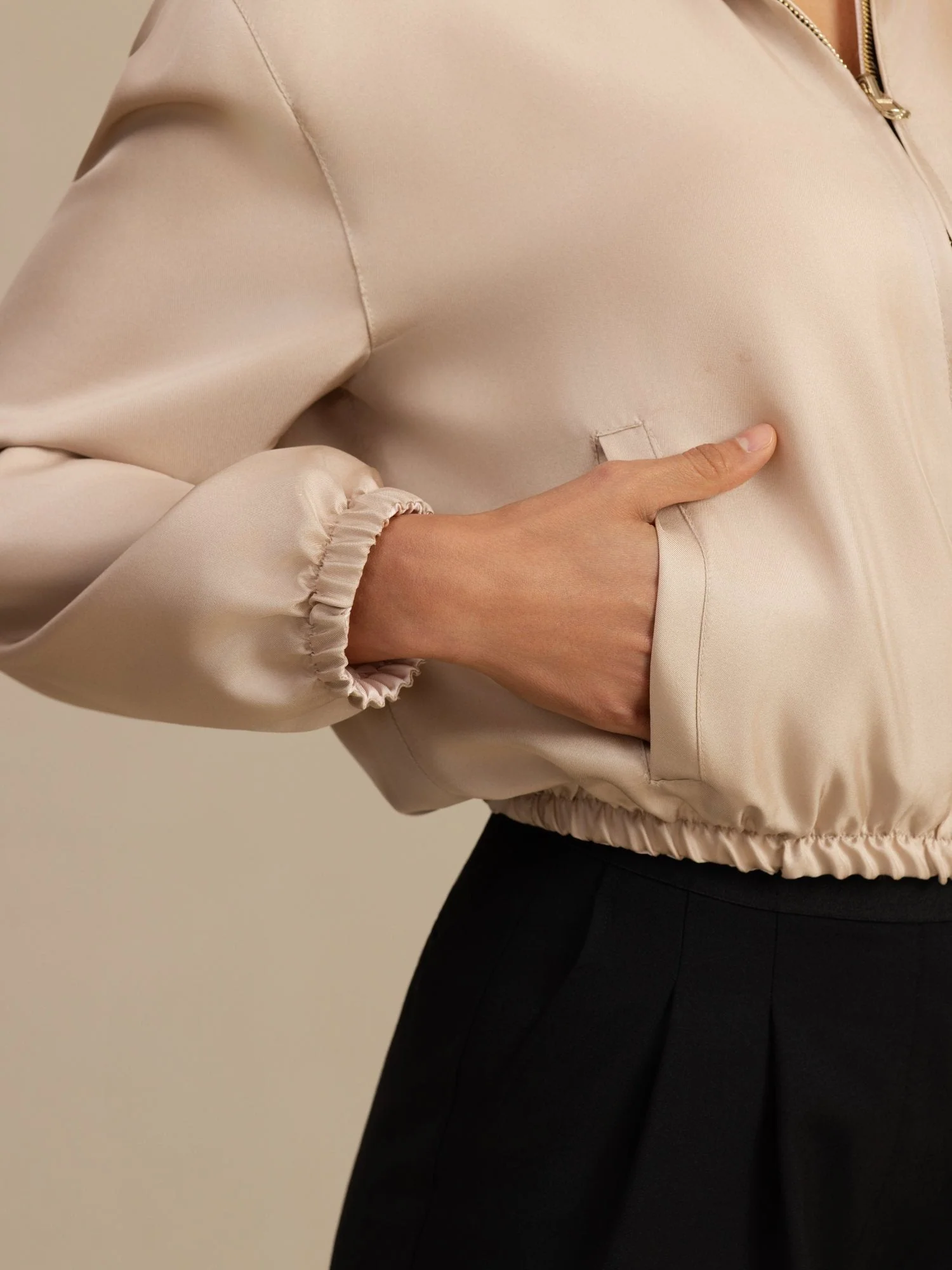 Chaqueta Corta Reversible Para Mujer De Seda Pura Con Cuello Alto Y Bolsillos - Image 6