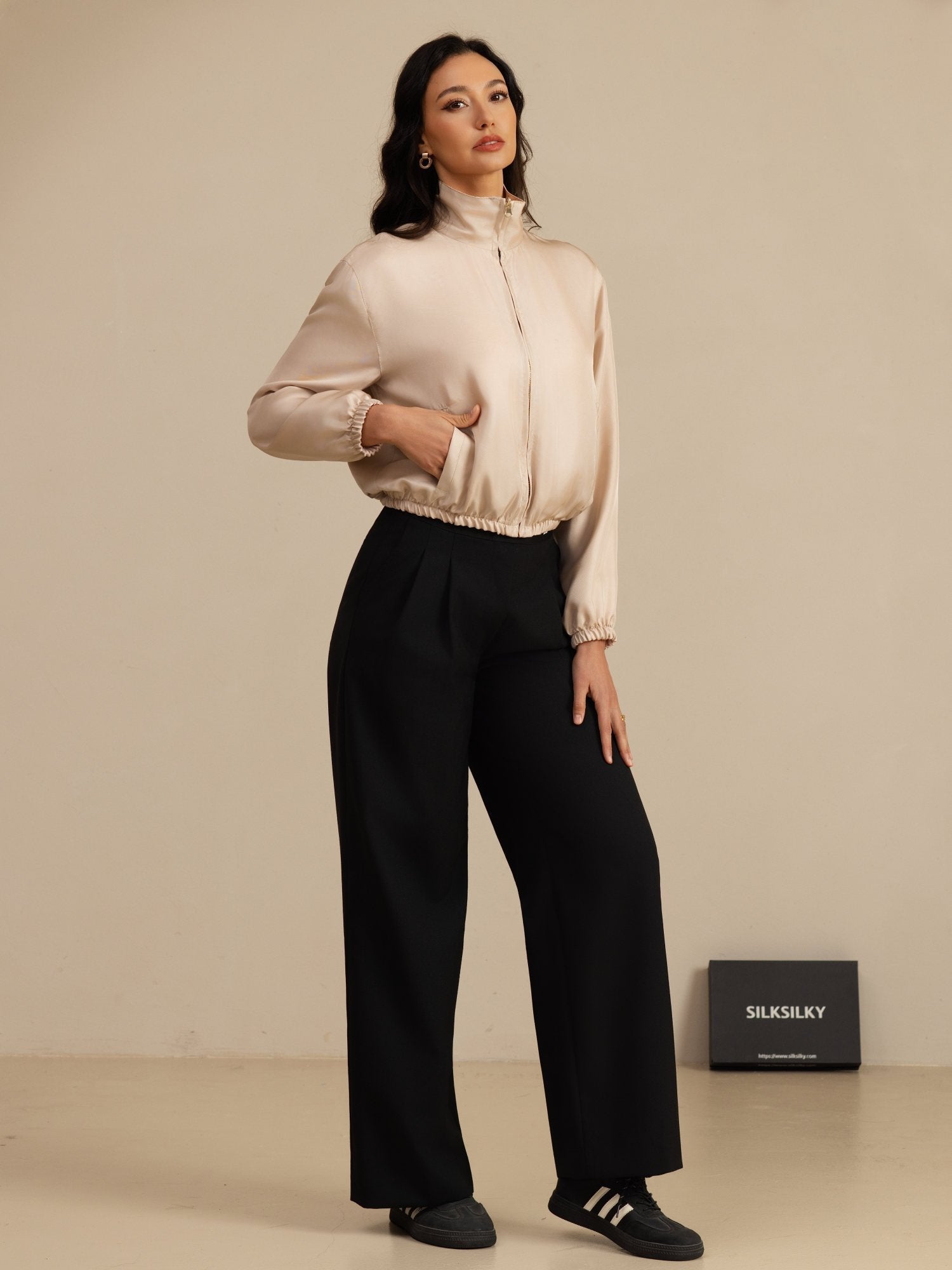 Chaqueta Corta Reversible Para Mujer De Seda Pura Con Cuello Alto Y Bolsillos - Image 8
