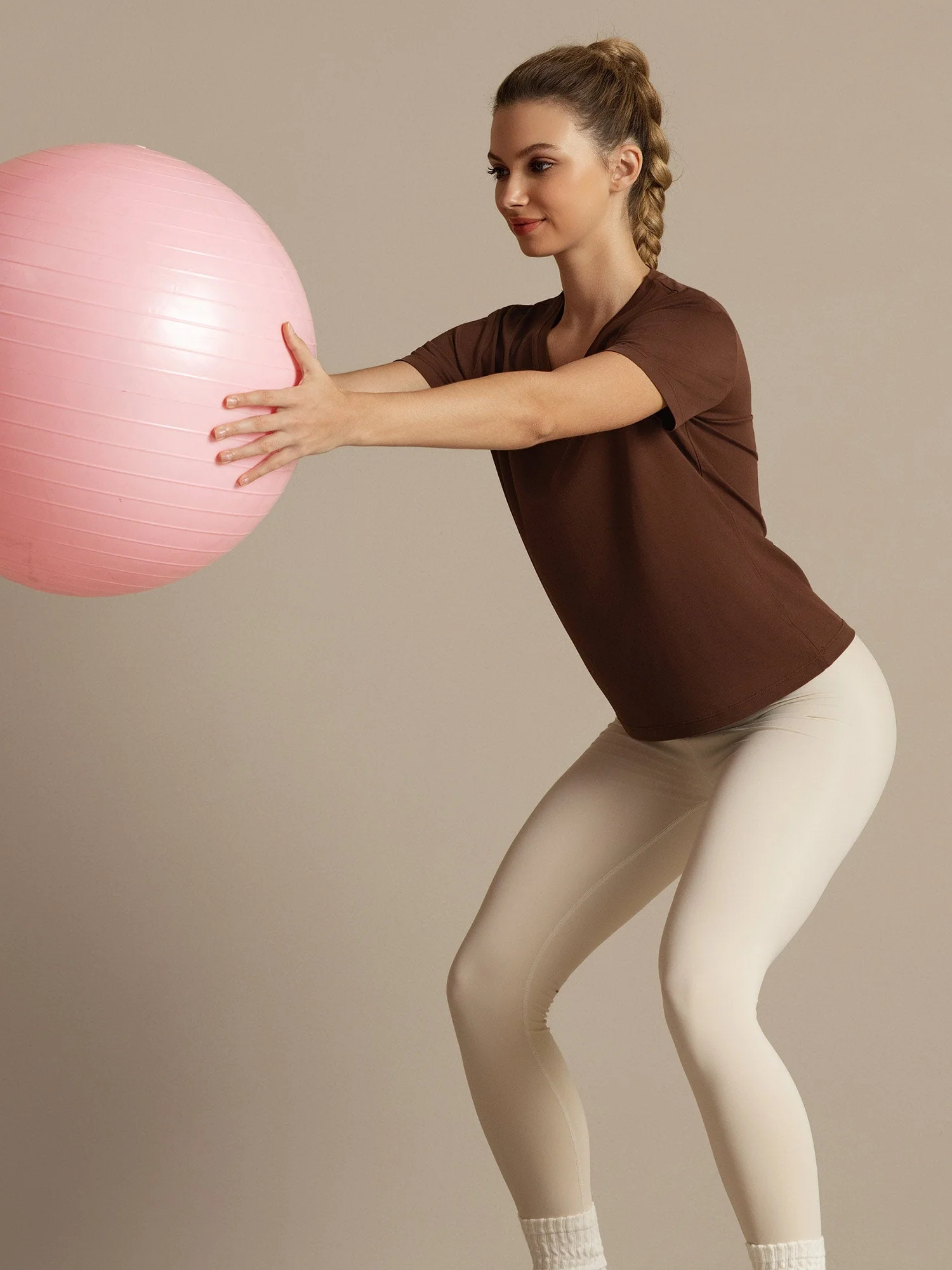 Camiseta Deportiva de Manga Corta con Cuello en V Resistente a los Enganches de Seda Pura para Mujer - Image 24