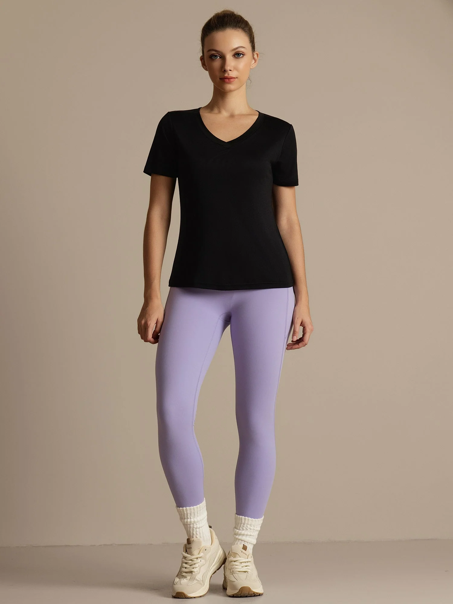 Camiseta Deportiva de Manga Corta con Cuello en V Resistente a los Enganches de Seda Pura para Mujer - Image 6