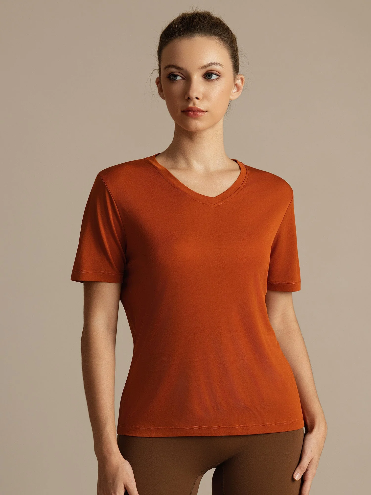 Camiseta Deportiva de Manga Corta con Cuello en V Resistente a los Enganches de Seda Pura para Mujer - Image 9
