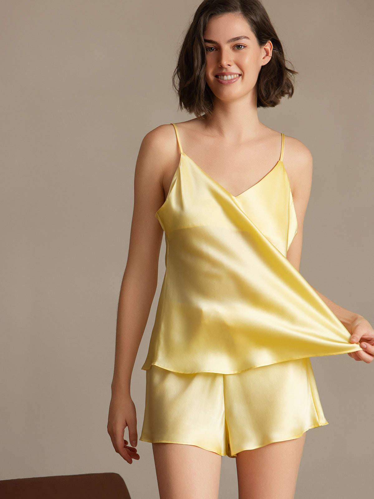 Conjunto de pijama de seda con tirantes ajustables - Image 118