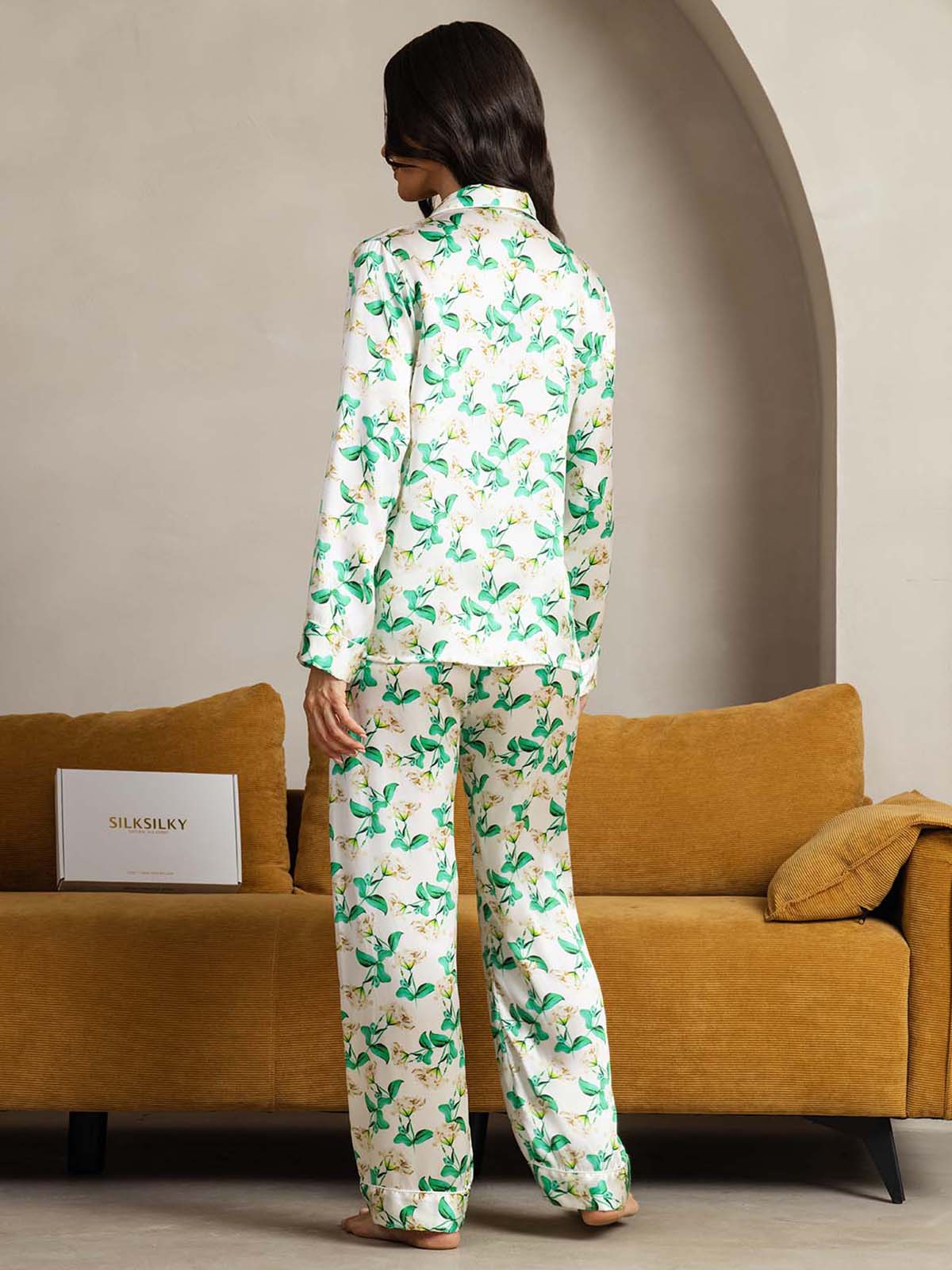 Conjunto De Pijama De Seda Pura Para Mujer Con Estampado Floral Verde Manga Larga Y Cuello Con Solapas - Image 3