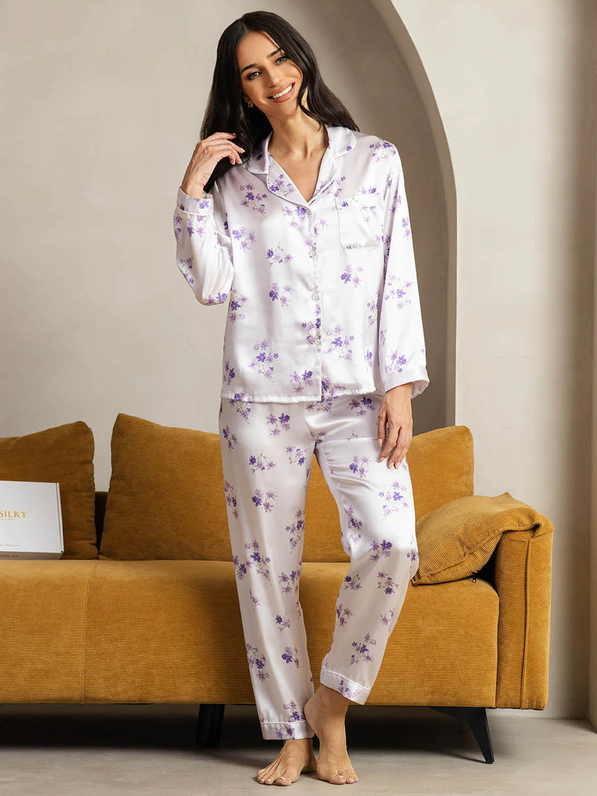 Pijama De Seda Pura Para Mujer Con Estampado Flor Lila Manga Larga Cuello Con Solapa - Image 3