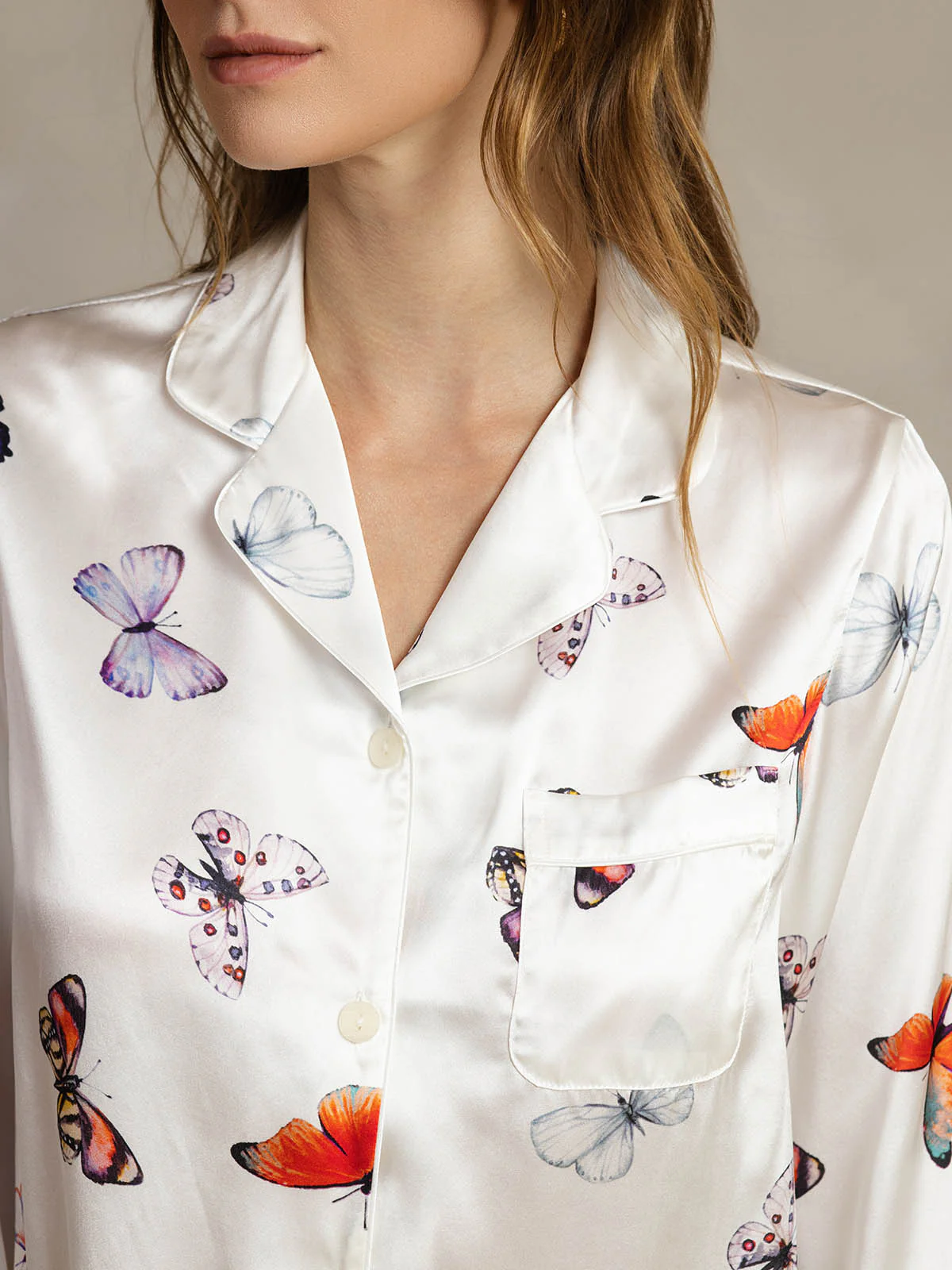 Conjunto De Pijama De Seda Pura Para Mujer Con Estampado De Mariposas Blancas Y Cuello Con Solapas De Manga Larga - Image 4